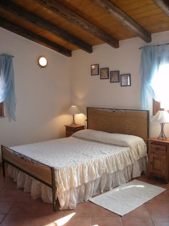 Bed and Breakfast Sa Ruscitta Сант-Антиоко Экстерьер фото